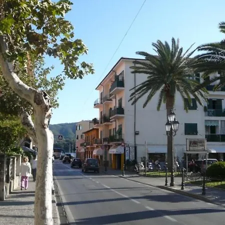Πανσιόν La Terrazza Sul Mare - Elba Affitti Porto Azzurro