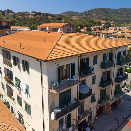 La Terrazza Sul Mare - Elba Affitti 게스트하우스 3*